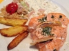 Lachs an Couscoussalat und Kartoffeln