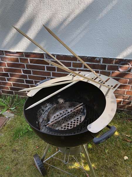 Steckerlfisch vom Kugelgrill? Mit diesem Aufsatz gelingt die bayerische ...