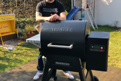 Andree´s Grillbude glücklich mit neuem Traeger Grill