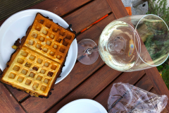 fertige Waffeln mit Prosecco